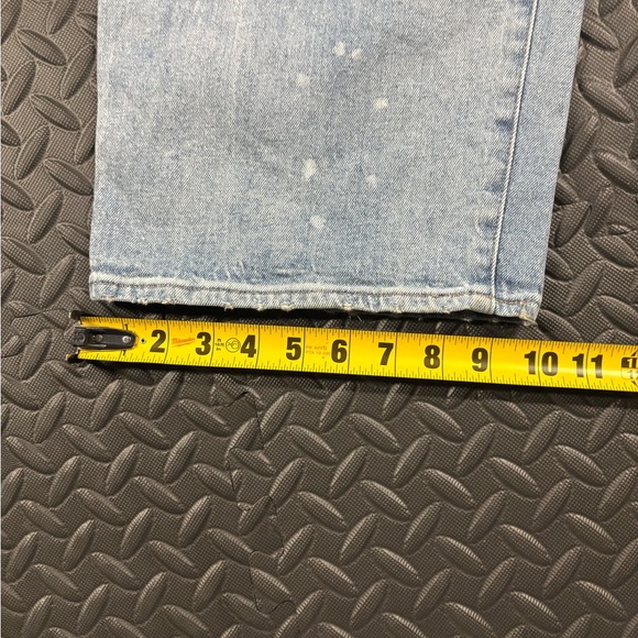 Express Relaxed Straight Low Rise Distressed Jeans Size 14S Light Wash - Picture 7 of 10